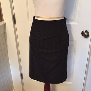 W By WORTH SKIRT PENCIL BLACK WHITE PINSTRIPE FOLDS Size 0
